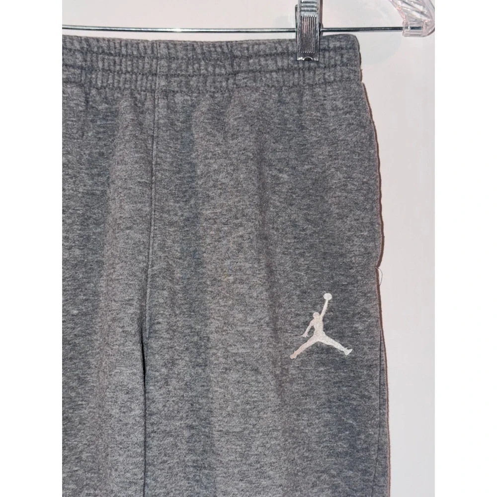 Kids Jordan‎ Gray Jogger Sweatpants (25X25) Size Large 12-13 Years Jumpman Logo